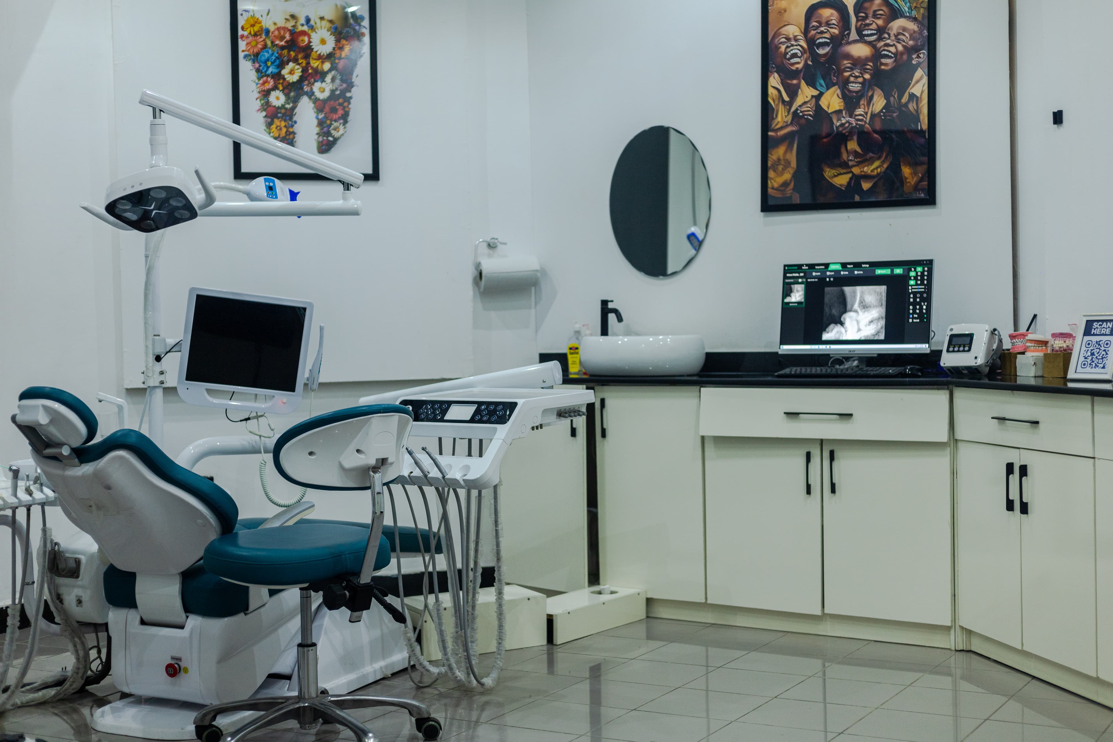 Porcelain Veneers & Digital Smile Design Suite